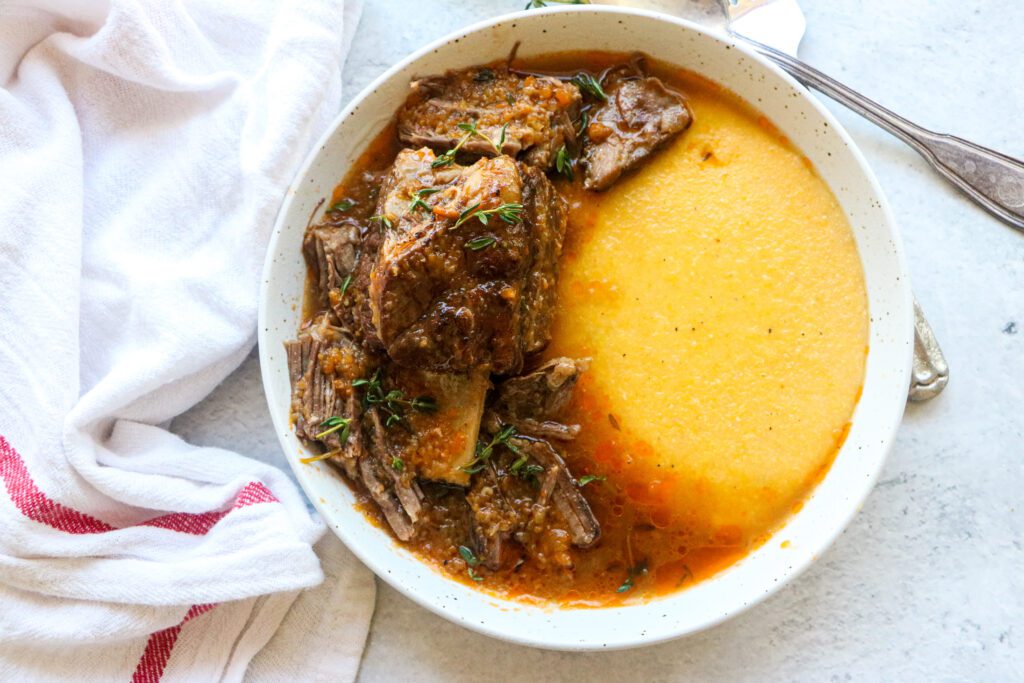 Braised Short Ribs with Cheesy Grits