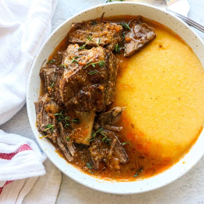 Braised Short Ribs with Cheesy Grits